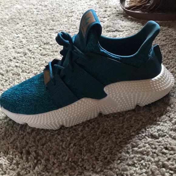 Adidas shoes - Picture 2 of 4
